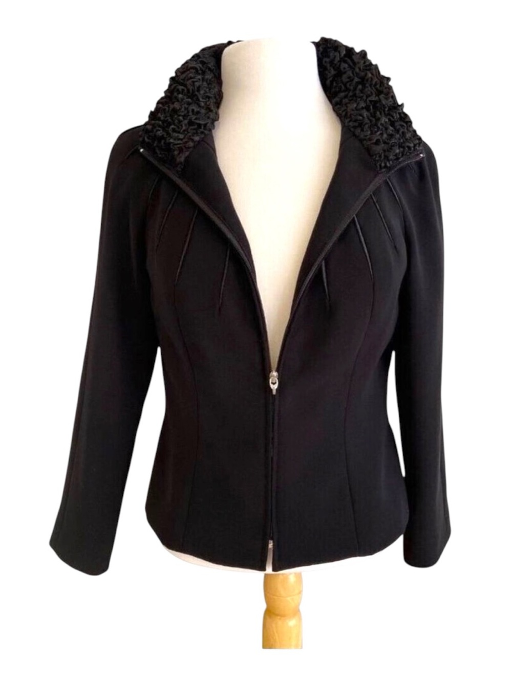 Joseph Ribkoff Black Jacket With stunning Ruffled Collar Front Zip Womens Size 8
